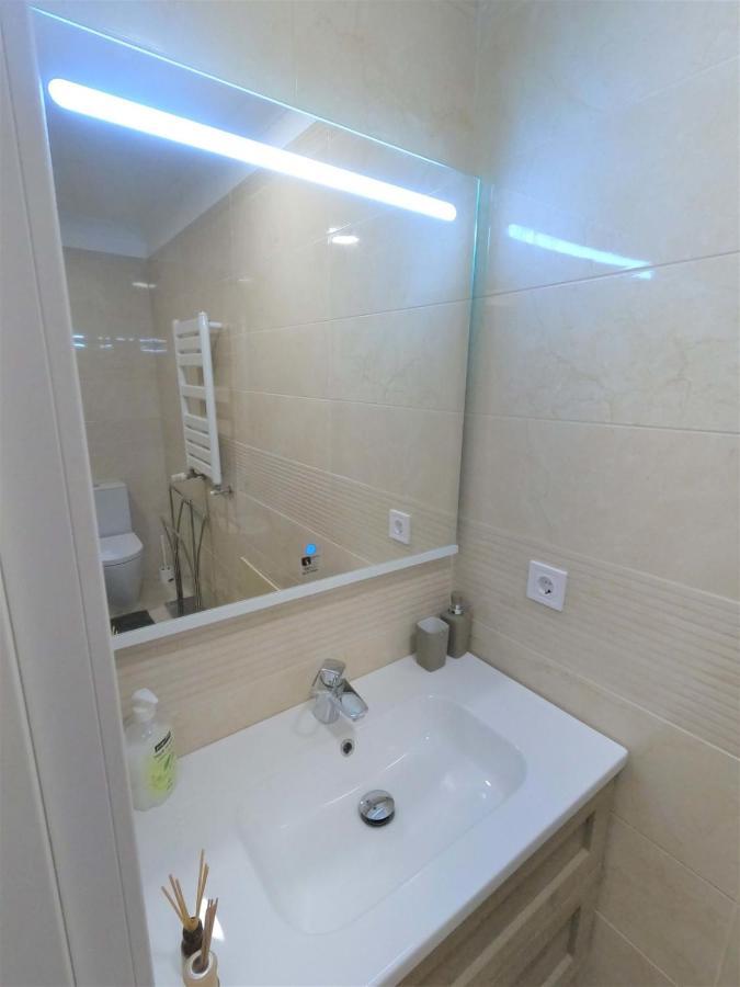 Carnaxide Modern T1 Apartment W Balcony In Carnaxide Oeiras Lisbon Zewnętrze zdjęcie